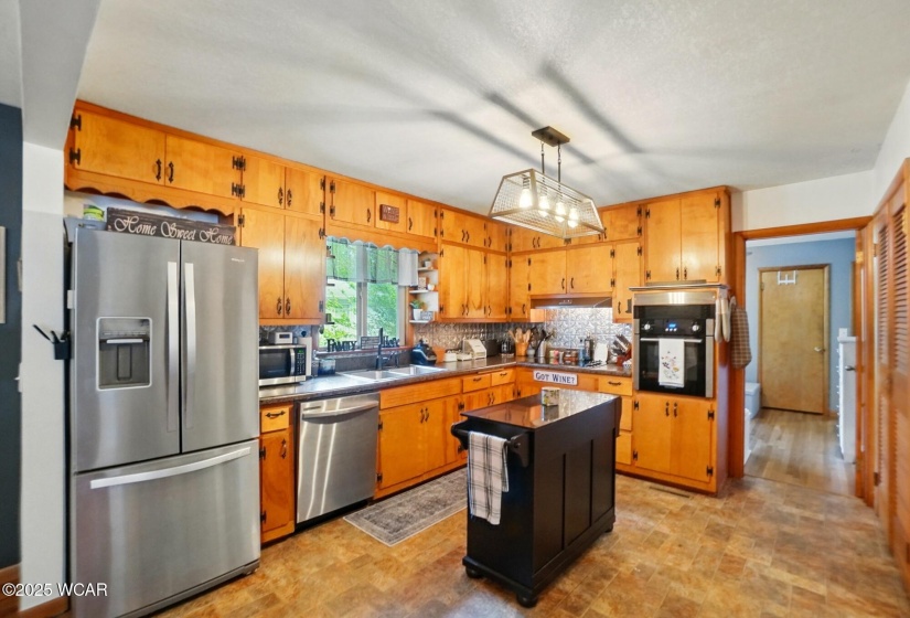 402 Grand Avenue, Ada, Ohio, 3 Bedrooms Bedrooms, ,2 BathroomsBathrooms,Residential,For Sale,Grand,307250