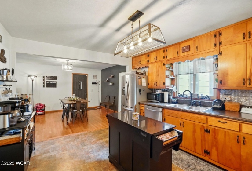 402 Grand Avenue, Ada, Ohio, 3 Bedrooms Bedrooms, ,2 BathroomsBathrooms,Residential,For Sale,Grand,307250