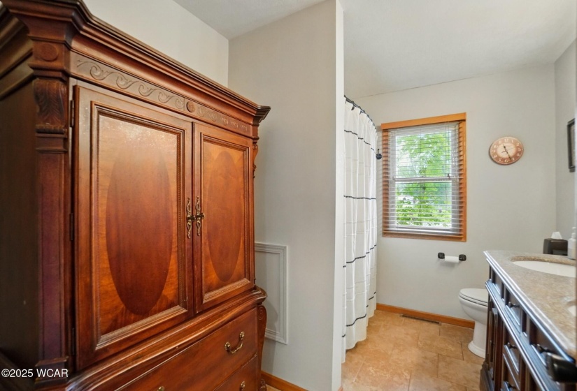 402 Grand Avenue, Ada, Ohio, 3 Bedrooms Bedrooms, ,2 BathroomsBathrooms,Residential,For Sale,Grand,307250