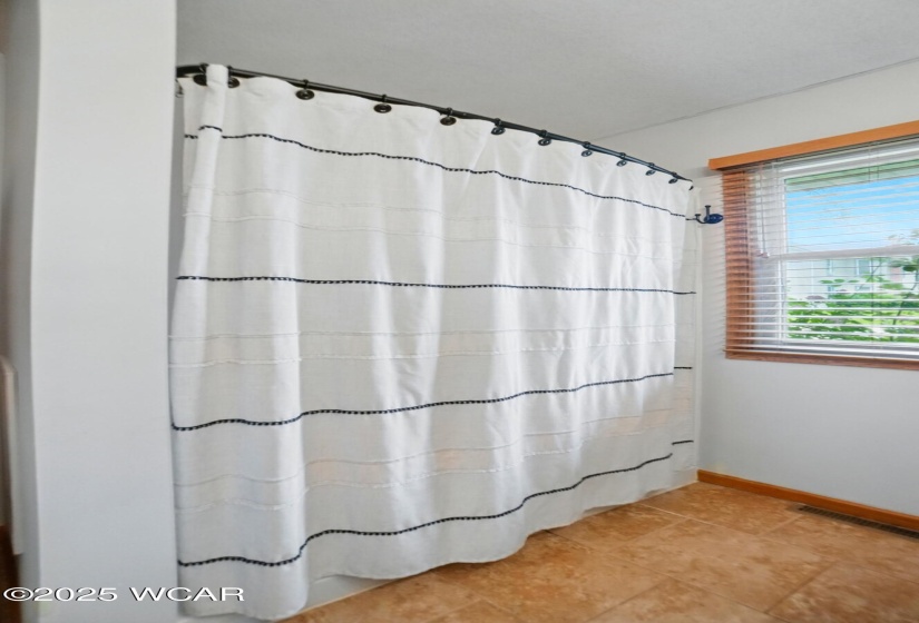 402 Grand Avenue, Ada, Ohio, 3 Bedrooms Bedrooms, ,2 BathroomsBathrooms,Residential,For Sale,Grand,307250