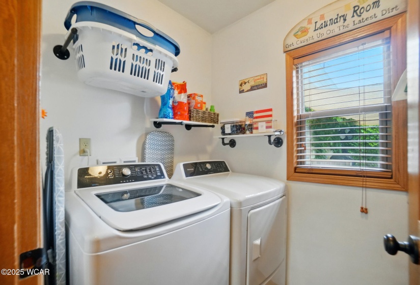 402 Grand Avenue, Ada, Ohio, 3 Bedrooms Bedrooms, ,2 BathroomsBathrooms,Residential,For Sale,Grand,307250