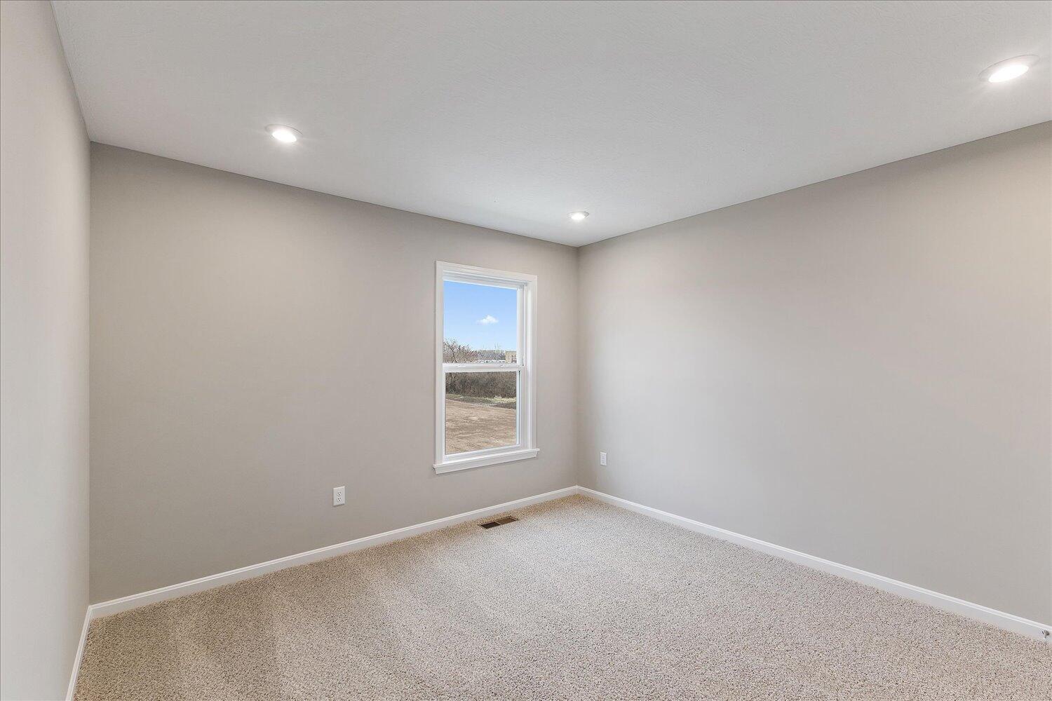 414 Landon Lane, Springfield, Ohio 45505