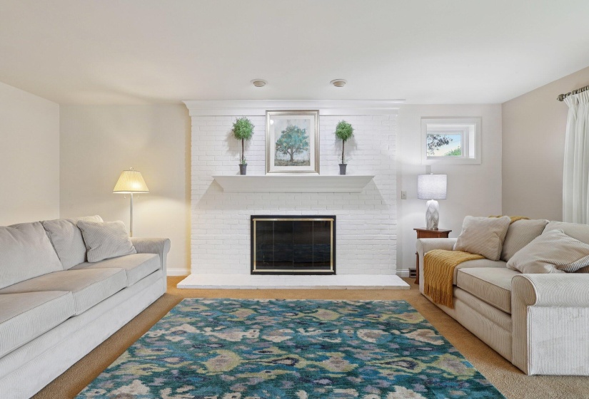 12-web-or-mls-Hickory Dr-1706-012