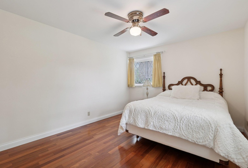 29-web-or-mls-Hickory Dr-1706-029
