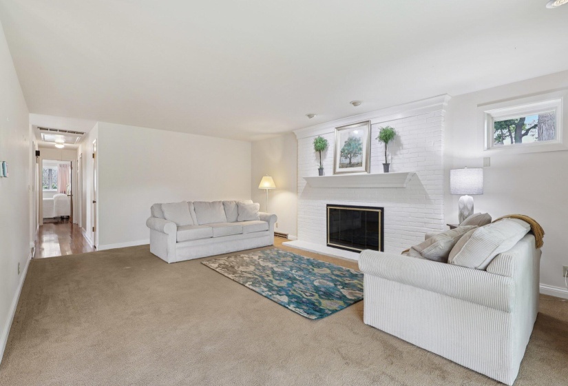 11-web-or-mls-Hickory Dr-1706-011