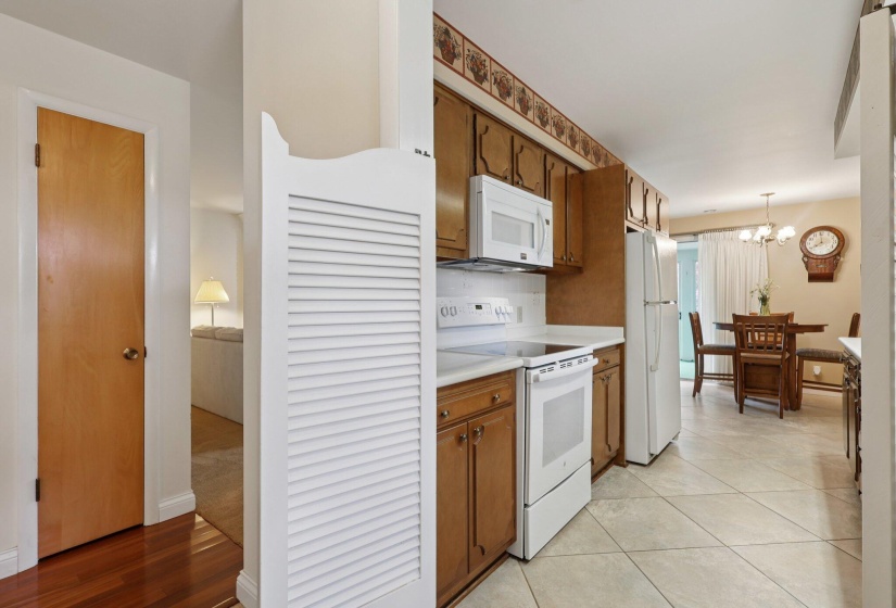 22-web-or-mls-Hickory Dr-1706-022
