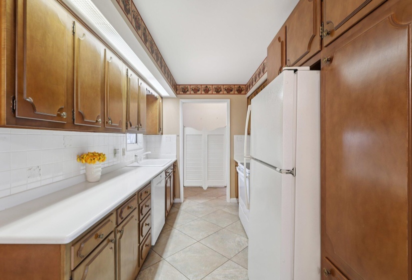 24-web-or-mls-Hickory Dr-1706-024
