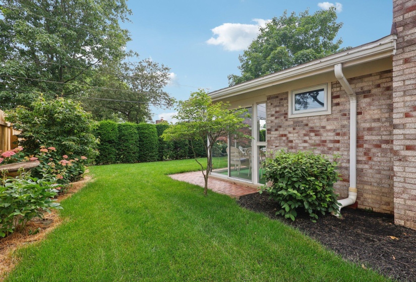 46-web-or-mls-Hickory Dr-1706-046