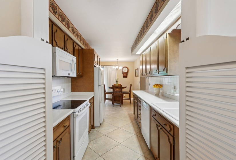 23-web-or-mls-Hickory Dr-1706-023