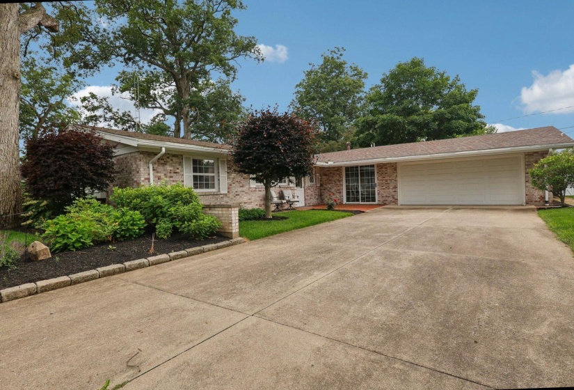 1-web-or-mls-Hickory Dr-1706-001