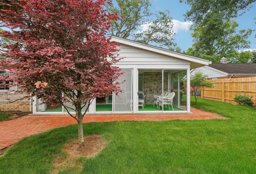42-web-or-mls-Hickory Dr-1706-042