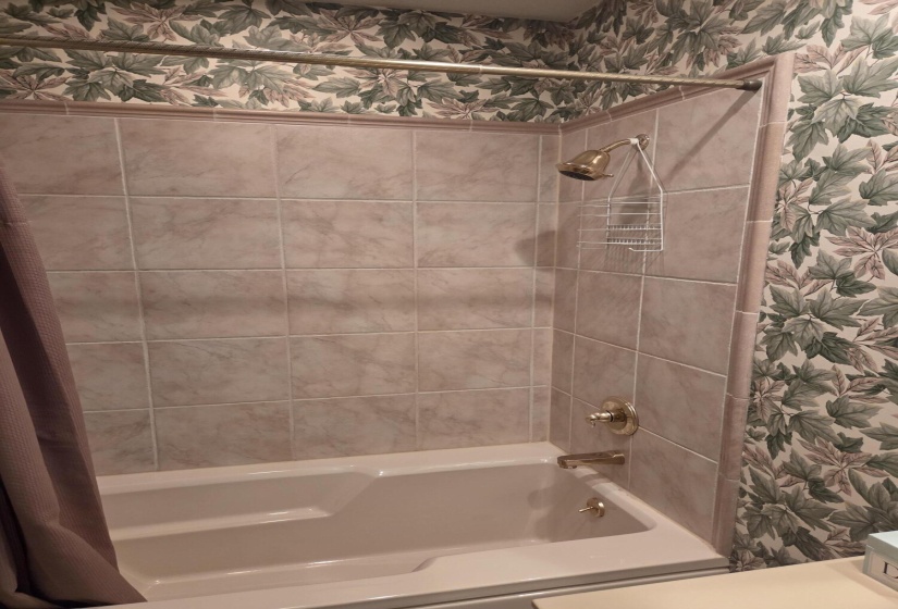 2nd Full Bathroom