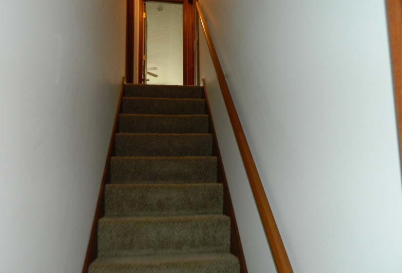 SRAIRS TO 2ND FLOOR