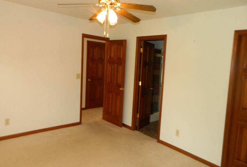 MSTR. BEDROOM