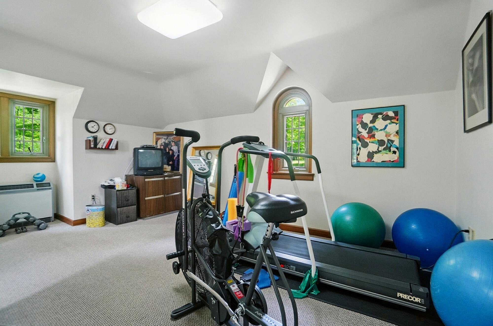 2475 Signal Hill Road, Springfield, Ohio 45504