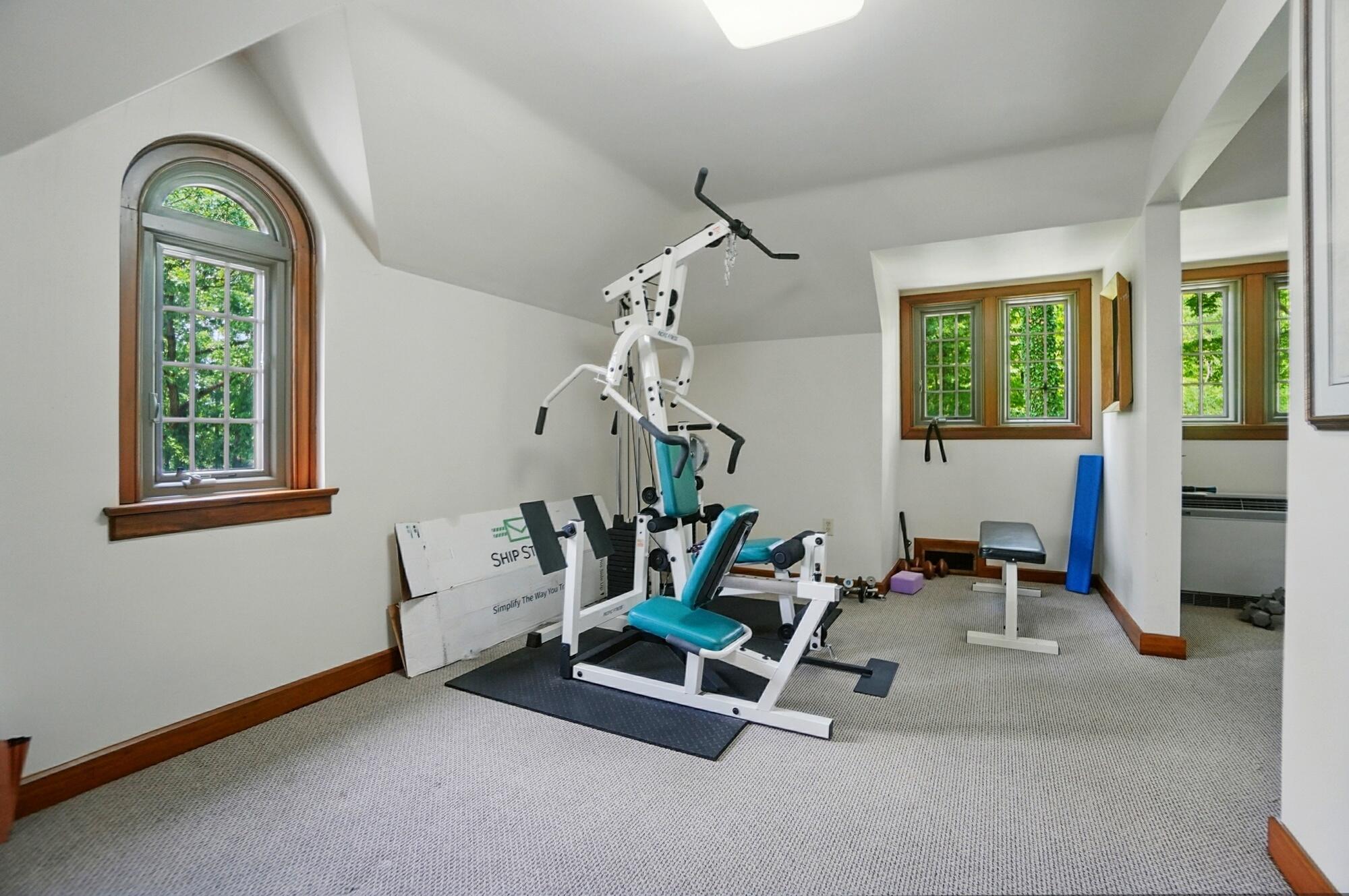 2475 Signal Hill Road, Springfield, Ohio 45504