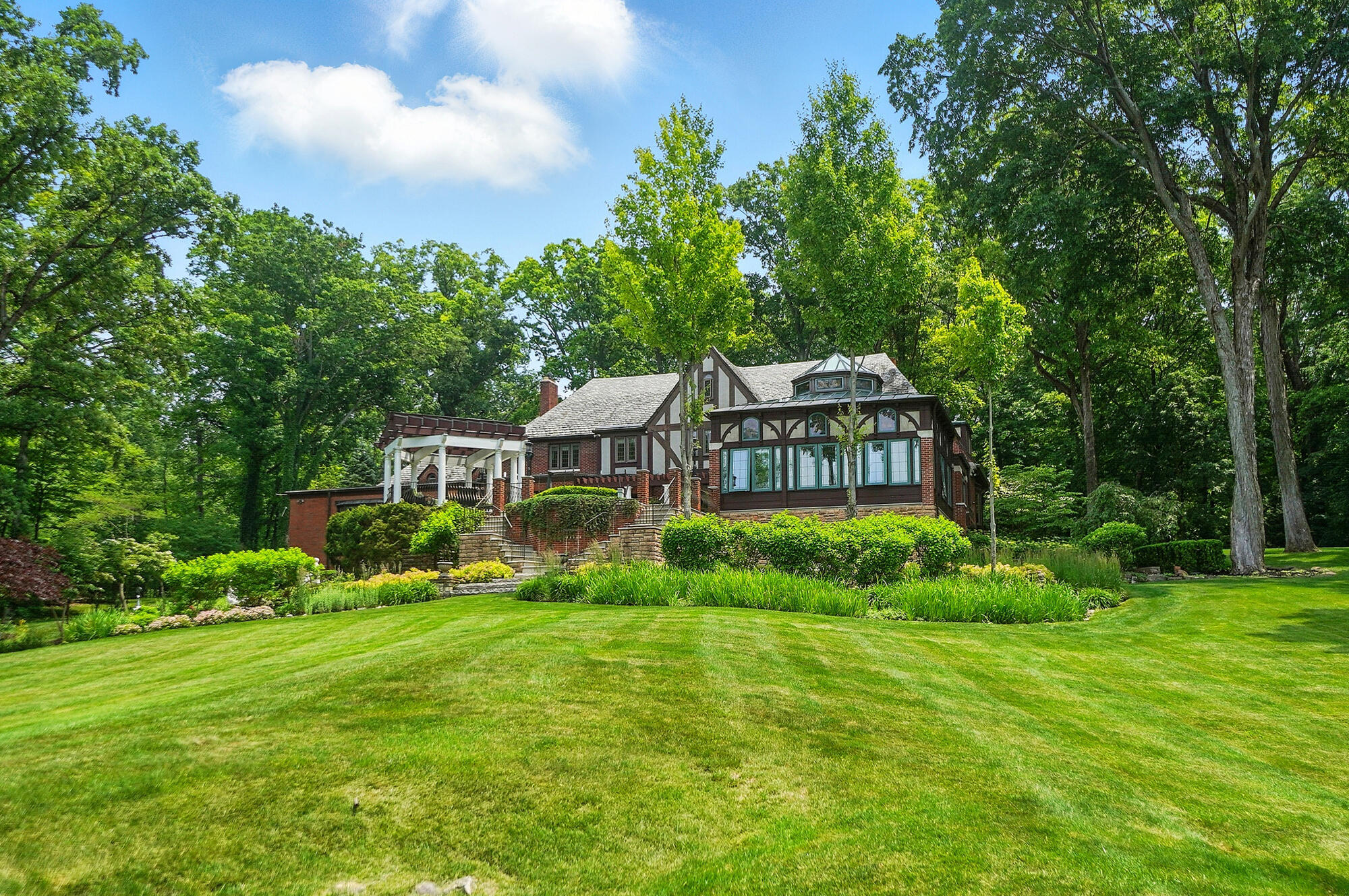 2475 Signal Hill Road, Springfield, Ohio 45504