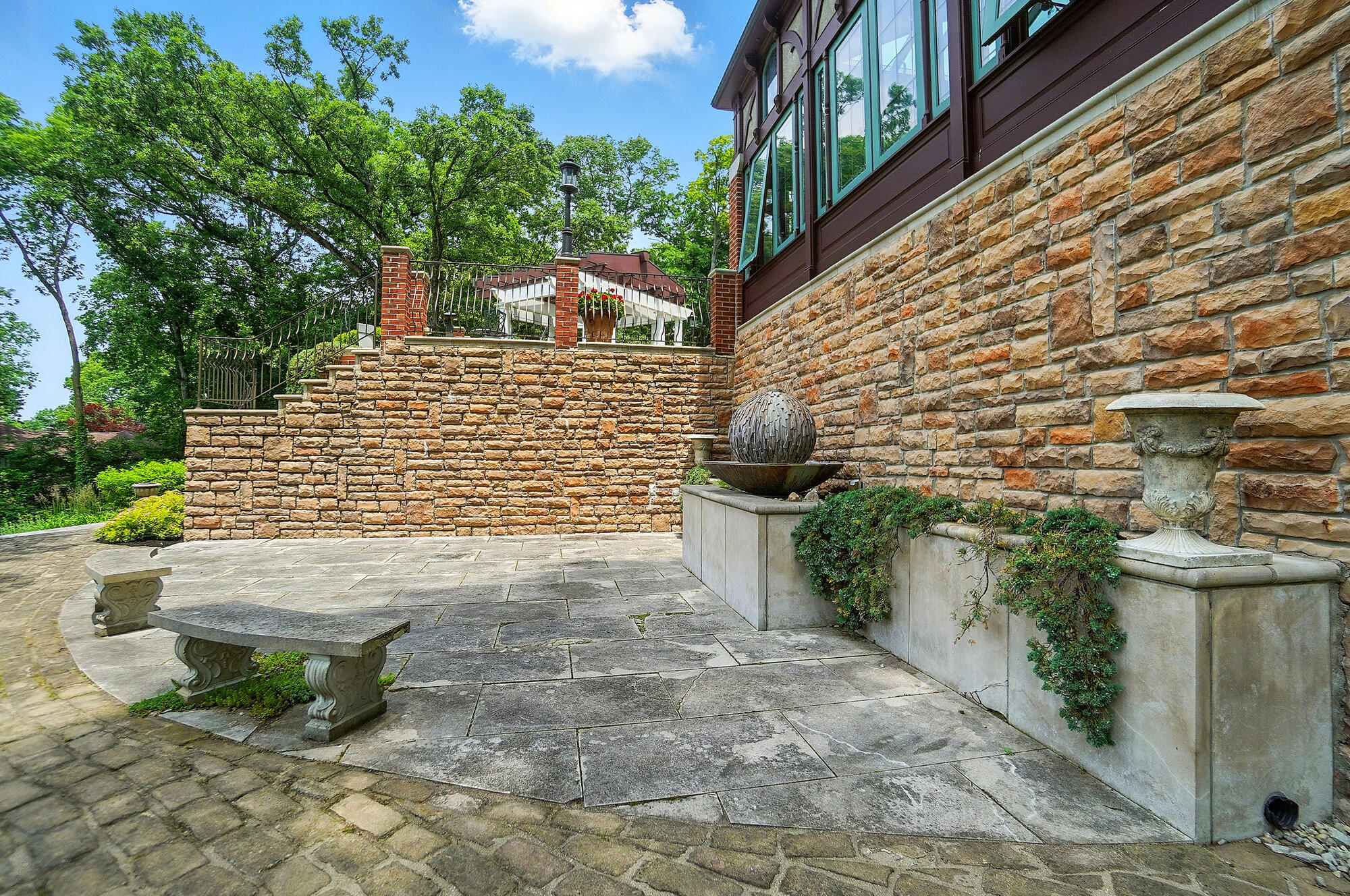 2475 Signal Hill Road, Springfield, Ohio 45504