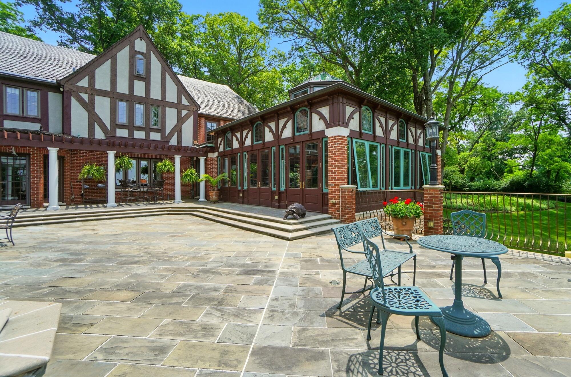 2475 Signal Hill Road, Springfield, Ohio 45504