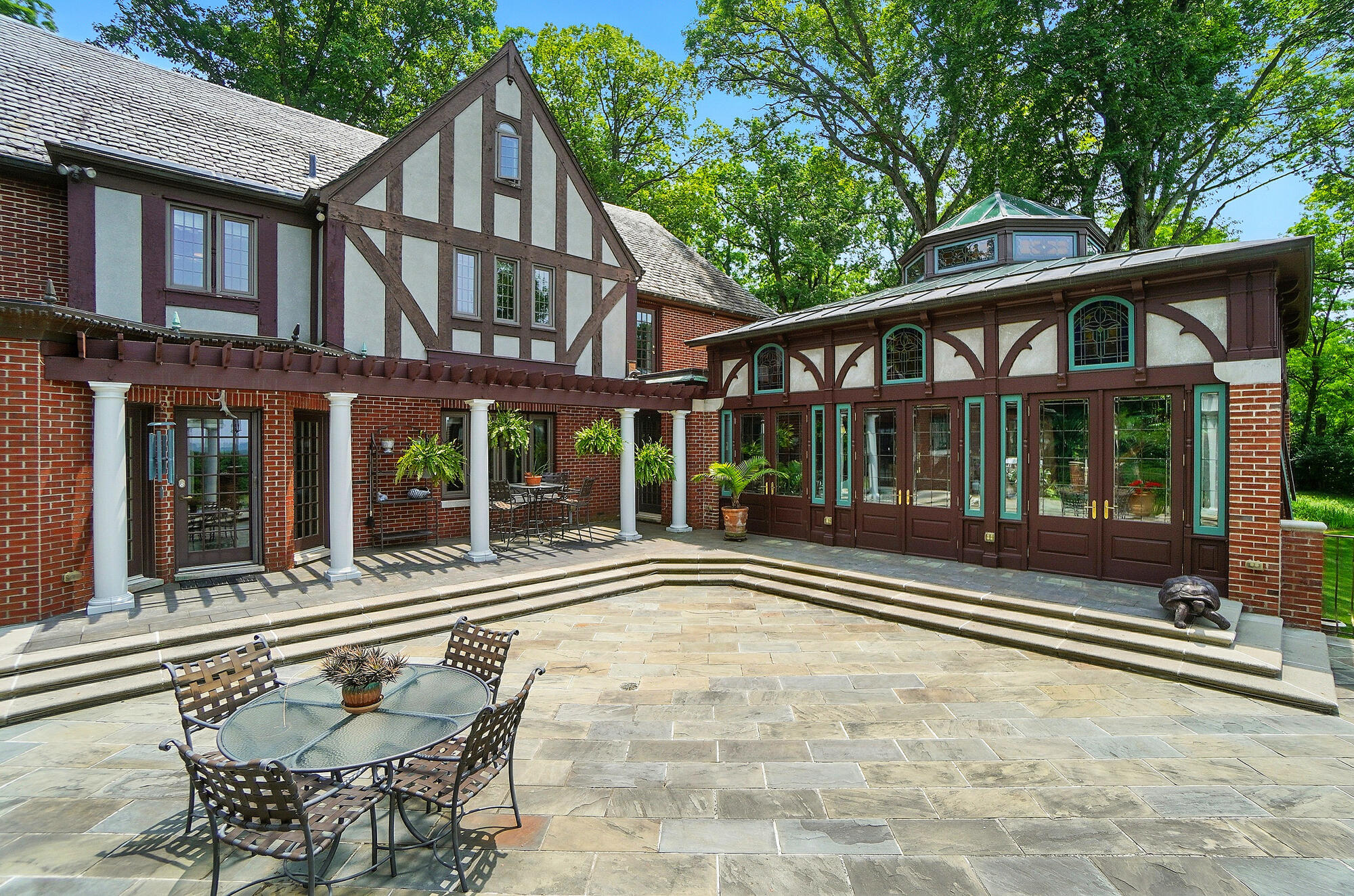 2475 Signal Hill Road, Springfield, Ohio 45504