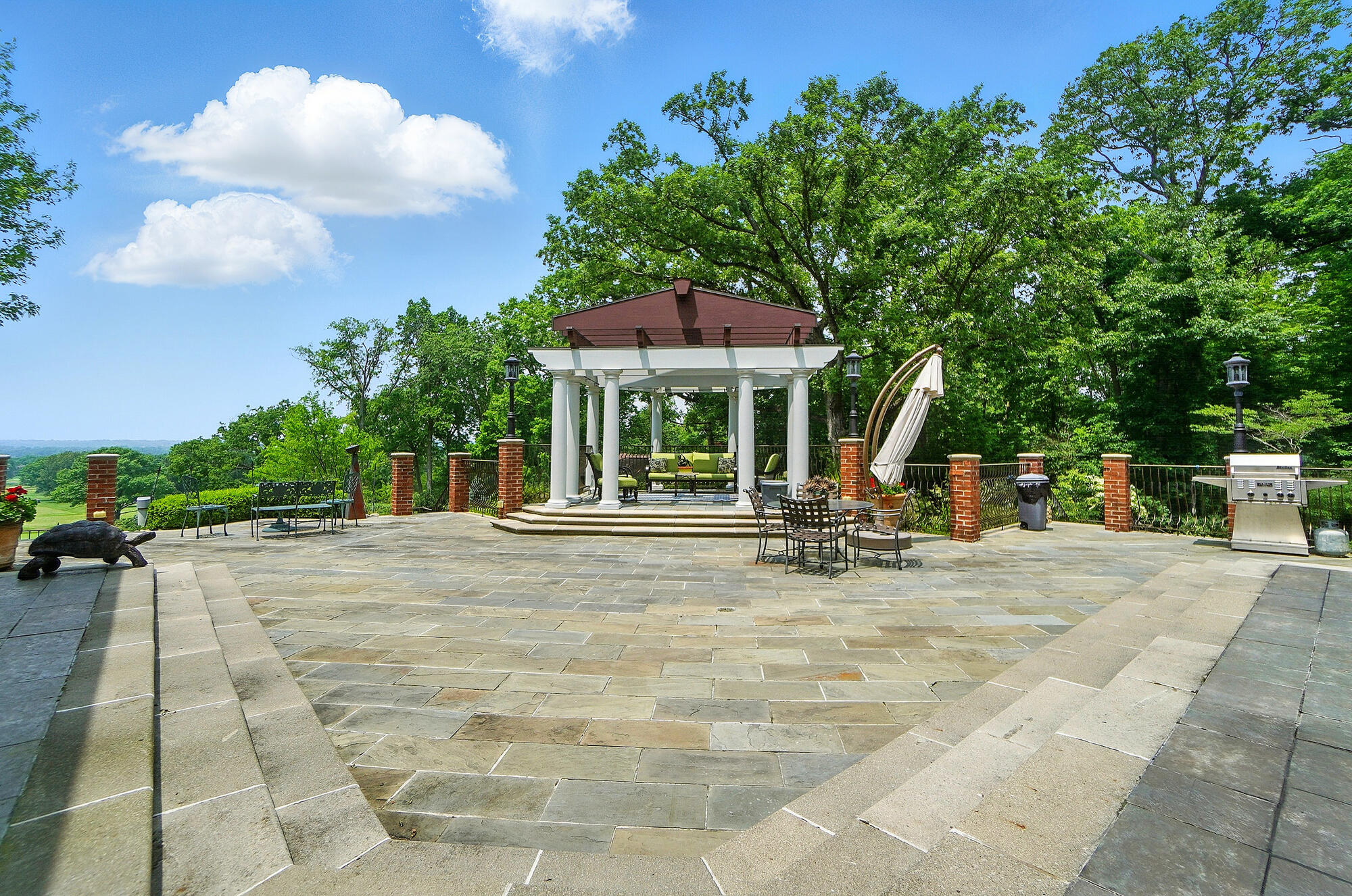 2475 Signal Hill Road, Springfield, Ohio 45504