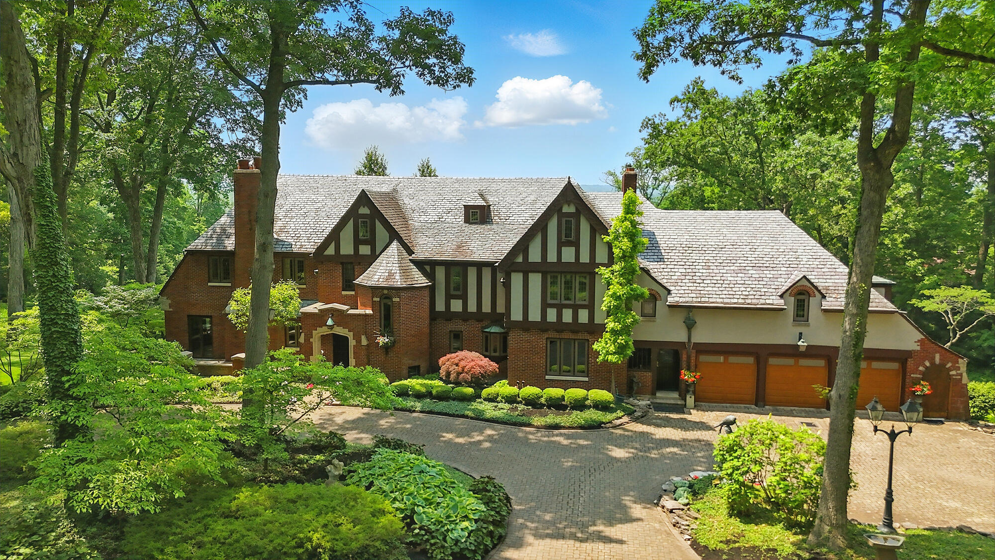 2475 Signal Hill Road, Springfield, Ohio 45504