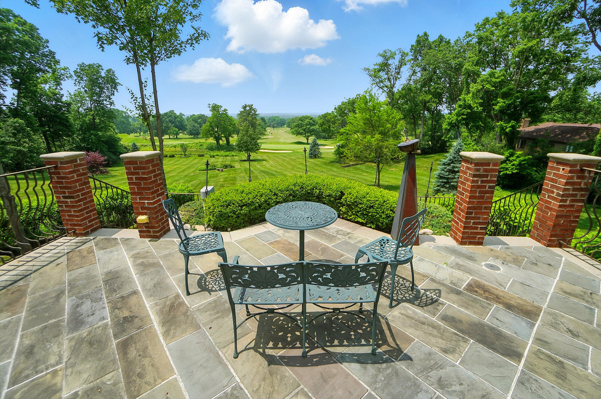 2475 Signal Hill Road, Springfield, Ohio 45504