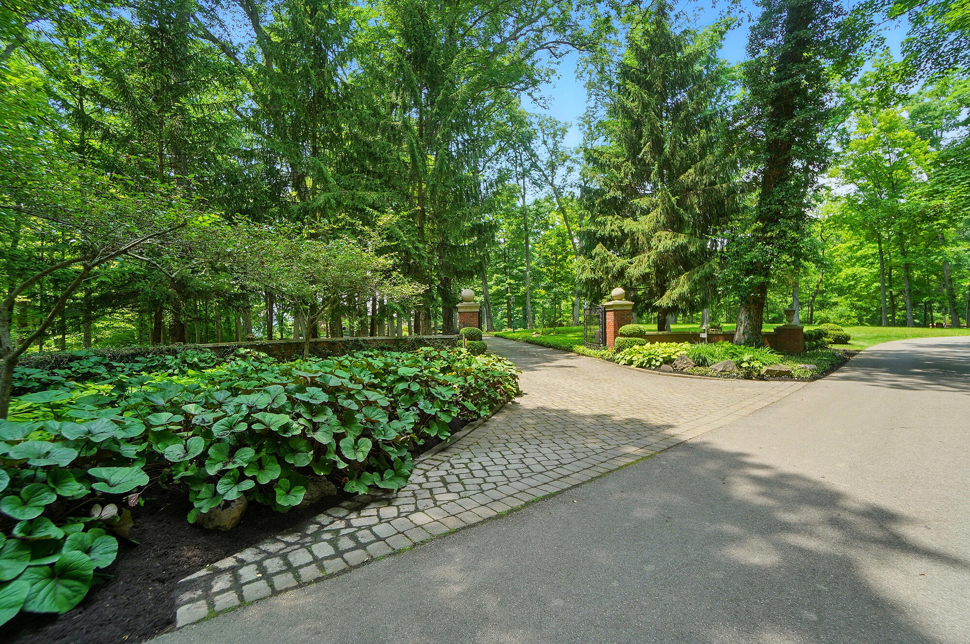 2475 Signal Hill Road, Springfield, Ohio 45504