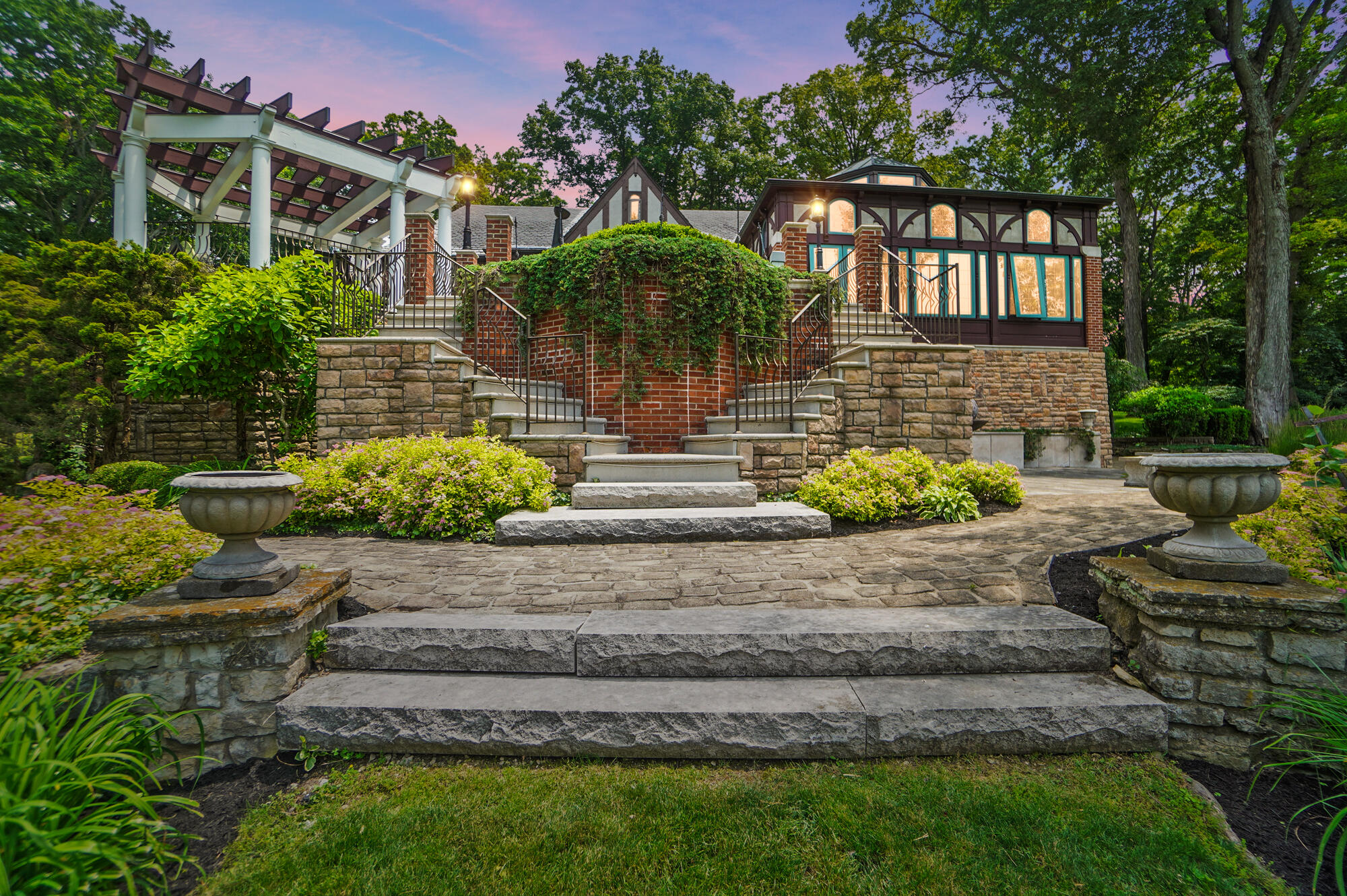 2475 Signal Hill Road, Springfield, Ohio 45504
