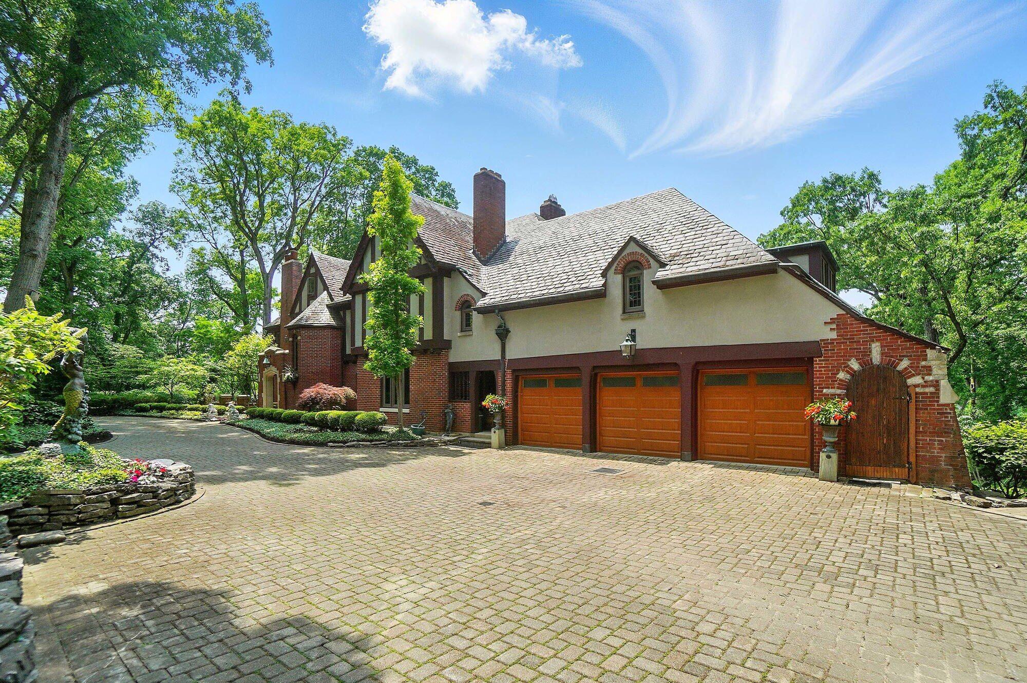 2475 Signal Hill Road, Springfield, Ohio 45504