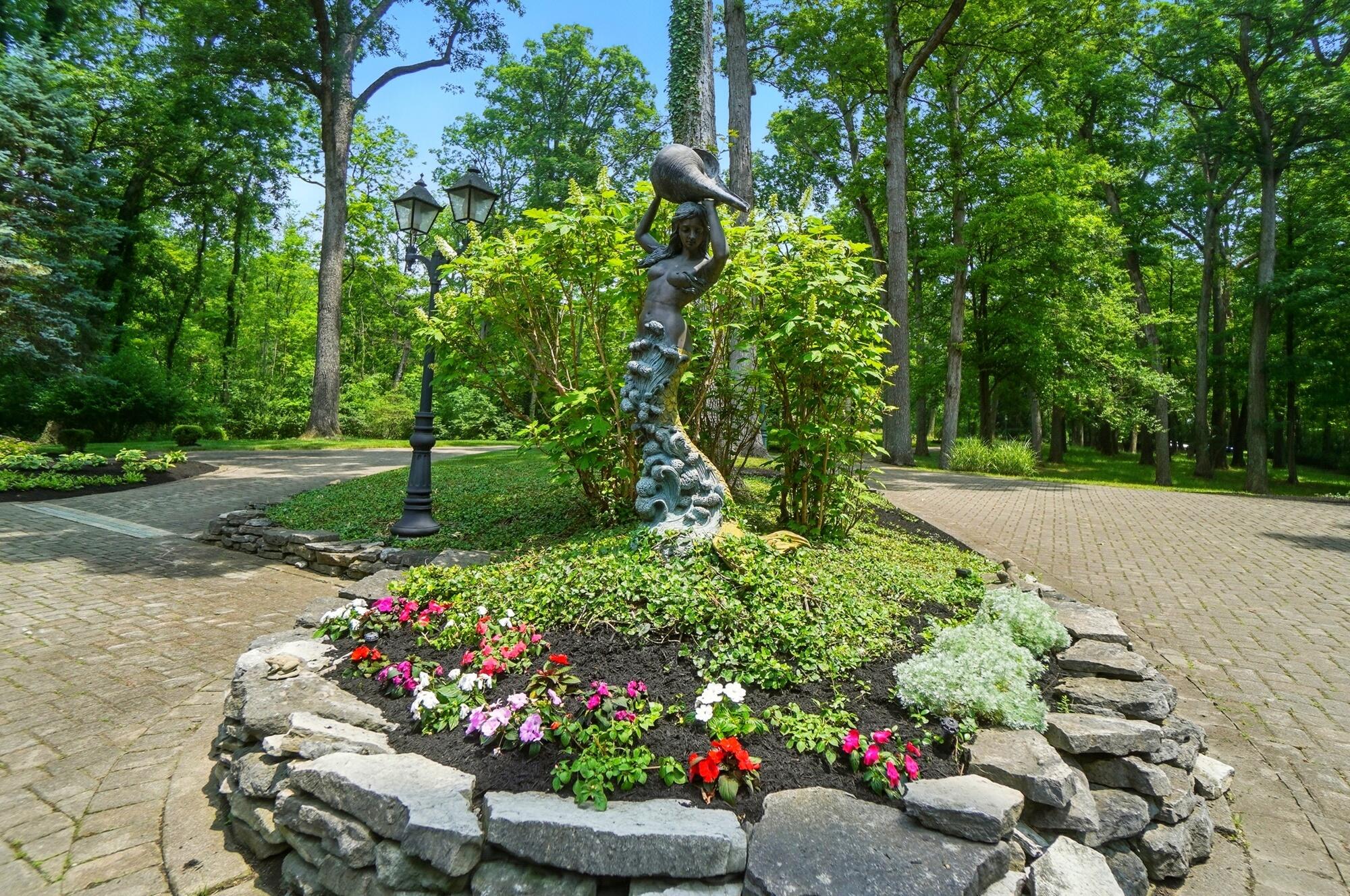 2475 Signal Hill Road, Springfield, Ohio 45504
