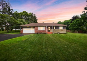 3211 Derr Road, Springfield, Ohio 45503, 3 Bedrooms Bedrooms, ,1 BathroomBathrooms,Residential,For Sale,Derr,1039457