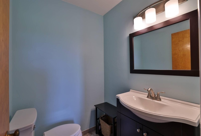 034-Powder-Room
