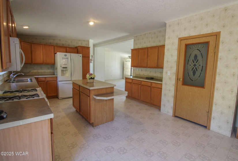 868 Napoleon Road, Lima, Ohio, 4 Bedrooms Bedrooms, ,3 BathroomsBathrooms,Residential,For Sale,Napoleon,306495