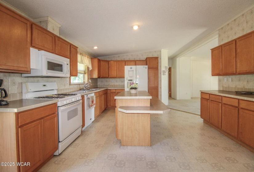 868 Napoleon Road, Lima, Ohio, 4 Bedrooms Bedrooms, ,3 BathroomsBathrooms,Residential,For Sale,Napoleon,306495