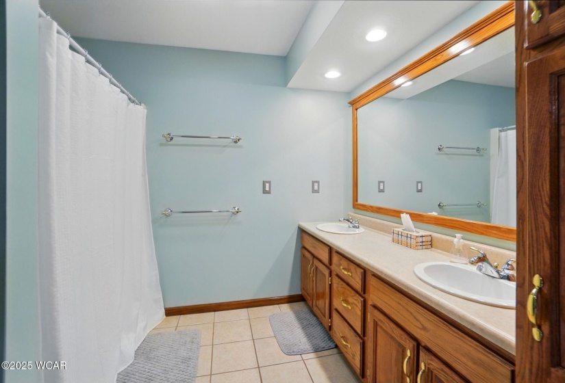 1810 Rosewood Drive, Wapakoneta, Ohio, 3 Bedrooms Bedrooms, ,2 BathroomsBathrooms,Residential,For Sale,Rosewood,307375