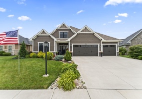 804 Pebble Place, Tipp City, Ohio 45371, 4 Bedrooms Bedrooms, ,3 BathroomsBathrooms,Residential,For Sale,Pebble,1039497