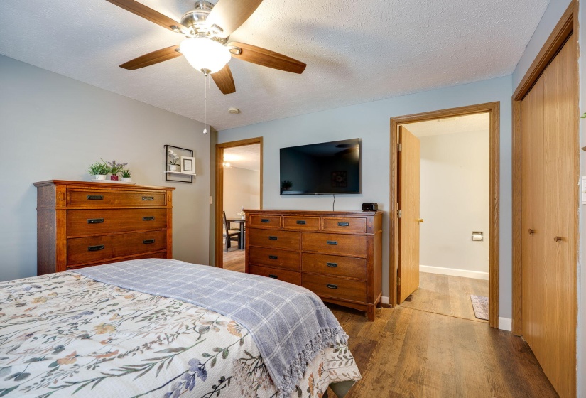 25-web-or-mls-4212-midfield-st