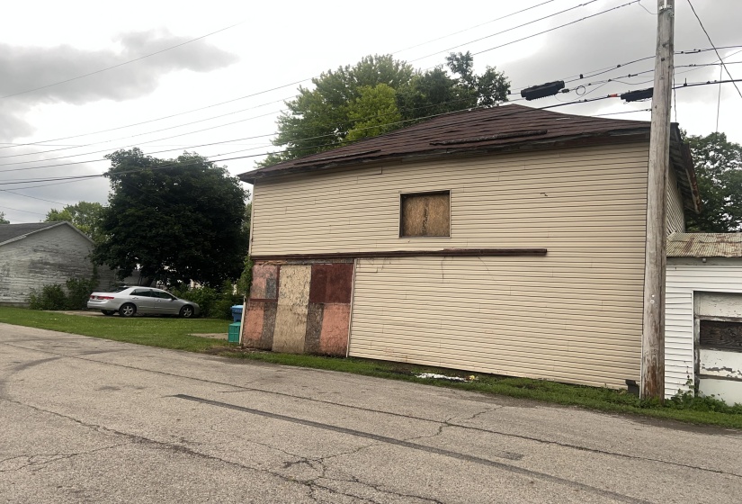 Garage/Outbuilding Front