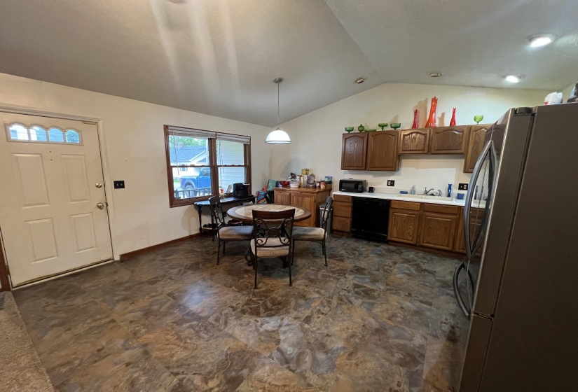 Kitchen/Dining Area