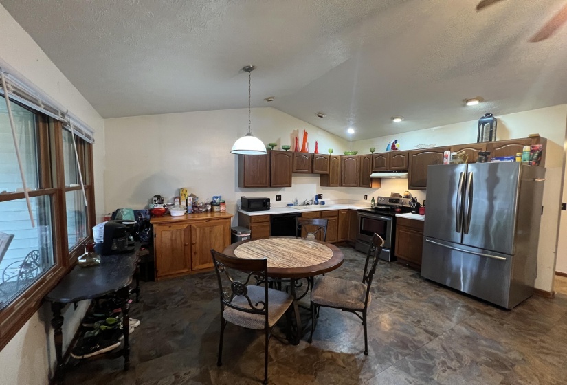 Kitchen/Dining Area