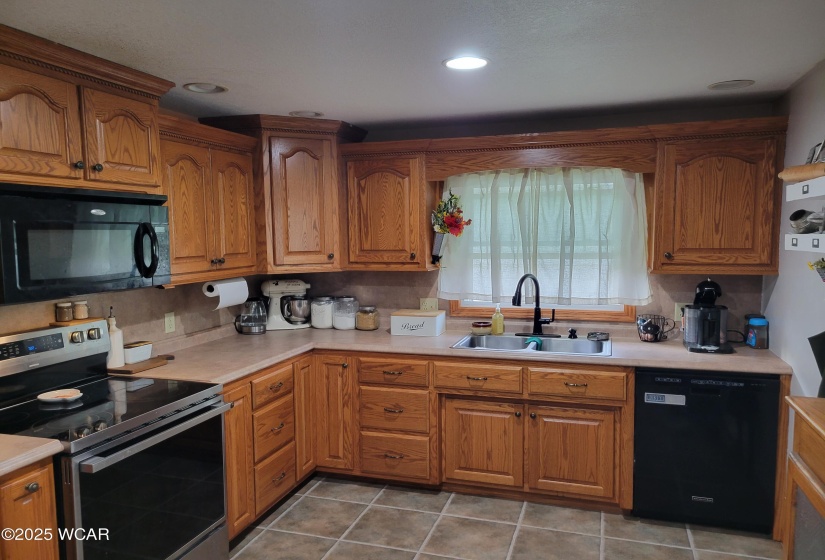 806 Canal Street, Delphos, Ohio, 3 Bedrooms Bedrooms, ,2 BathroomsBathrooms,Residential,For Sale,Canal,306904