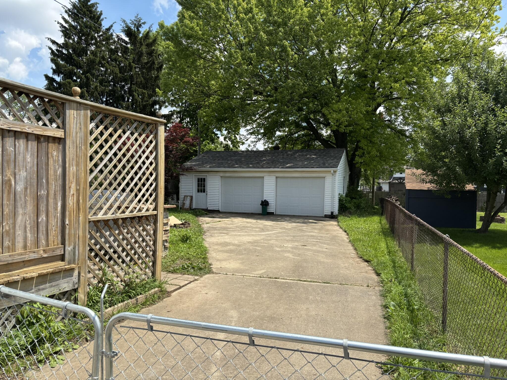 320 Clairmont Avenue, Springfield, Ohio 45503