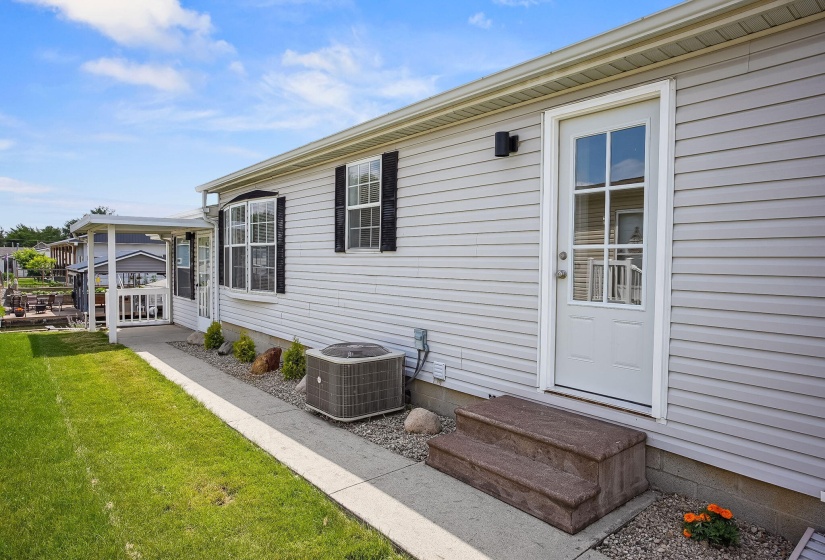 61-web-or-mls-11579-cooper-ave