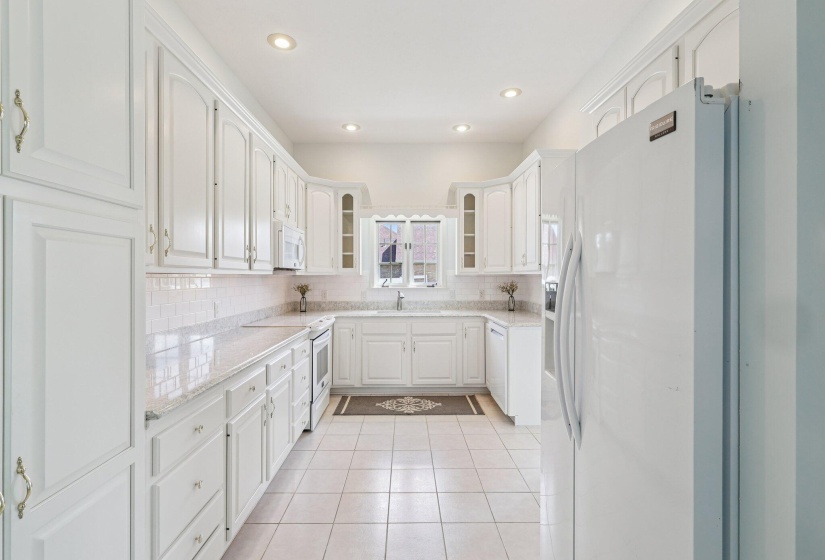 17-web-or-mls-Circle Dr-2006-017