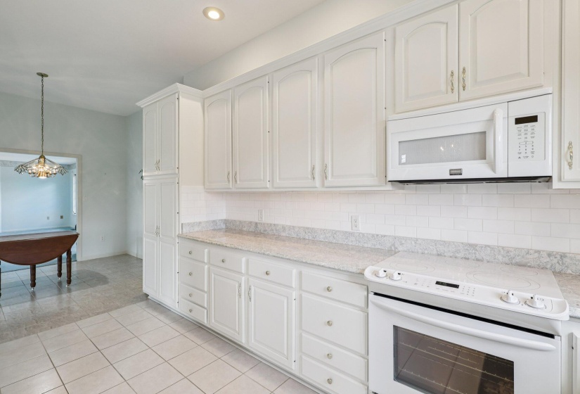 20-web-or-mls-Circle Dr-2006-020