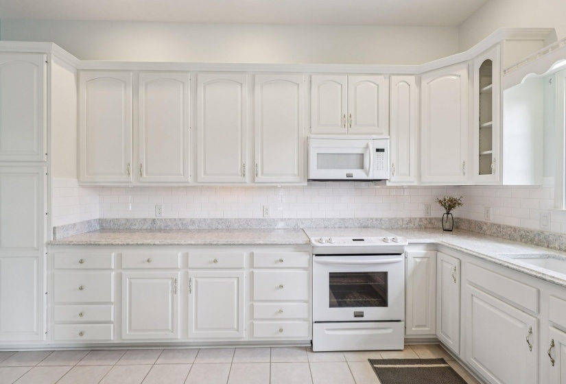 19-web-or-mls-Circle Dr-2006-019