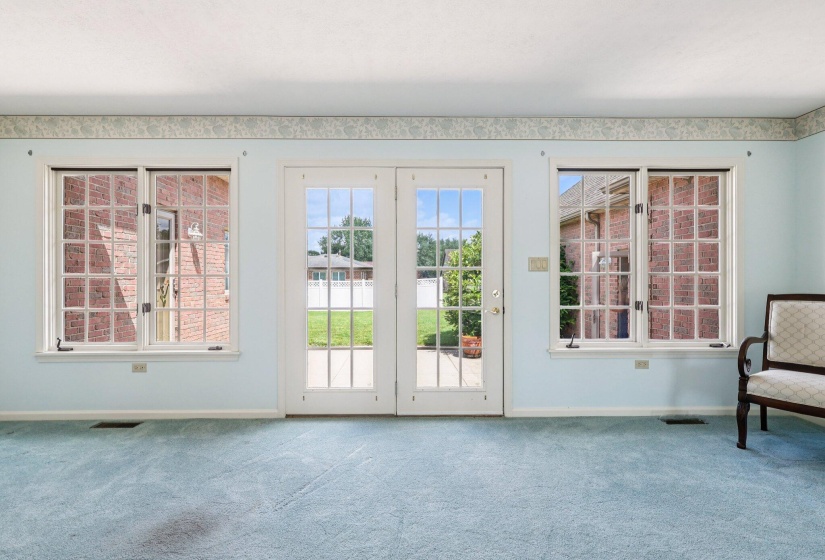 29-web-or-mls-Circle Dr-2006-029
