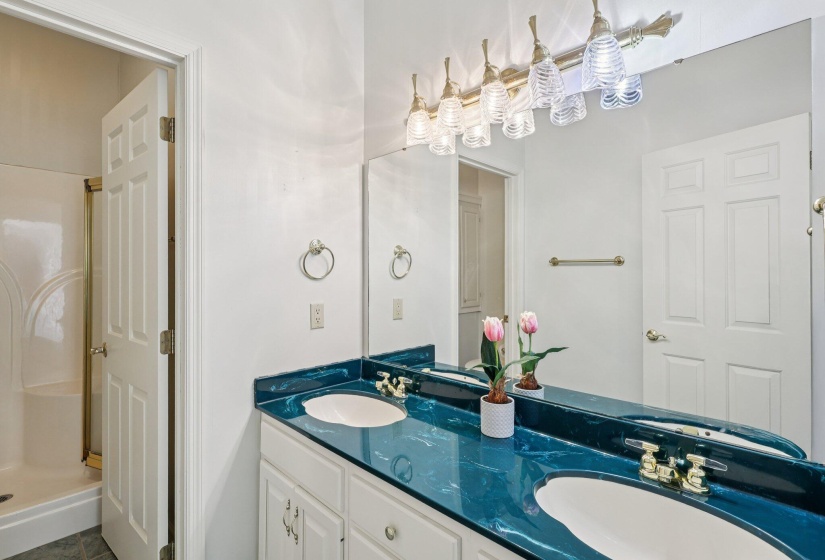 34-web-or-mls-Circle Dr-2006-034
