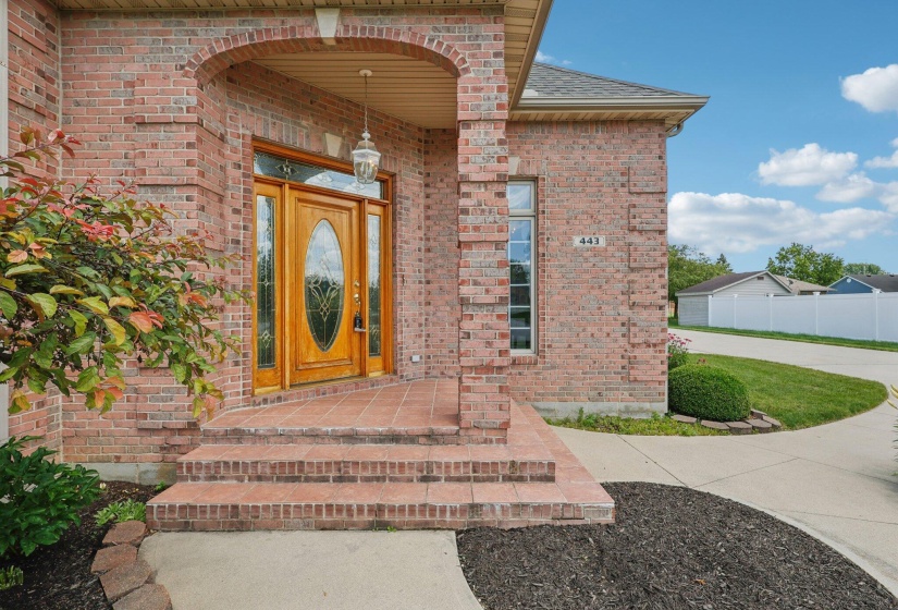 5-web-or-mls-Circle Dr-2006-005